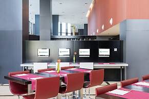 Hotel ILUNION Aqua 4