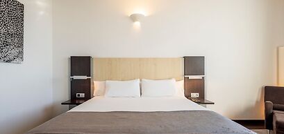 Hotel ILUNION Aqua 4