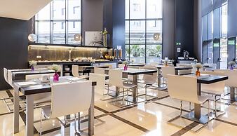 Hotel ILUNION Aqua 4