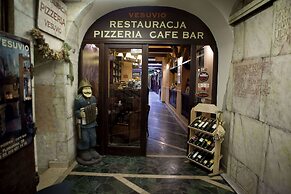 Hotel Floryan Old Town