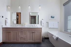 Lodge at Whitefish Lake