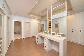 Centre Point Sukhumvit 10