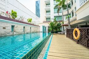 At Ease Saladaeng by AETAS