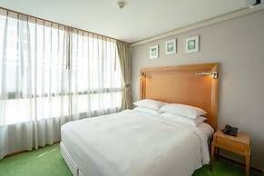 At Ease Saladaeng by AETAS