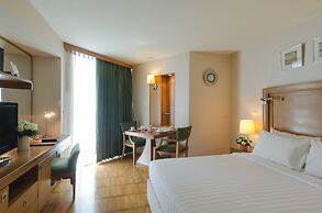 At Ease Saladaeng by AETAS