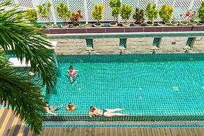 At Ease Saladaeng by AETAS