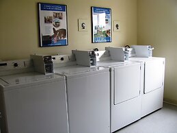 Motel 6 Huntsville, ON
