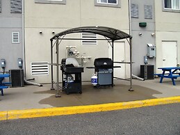 Motel 6 Huntsville, ON