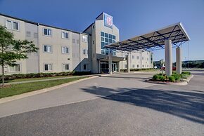 Motel 6 Huntsville, ON