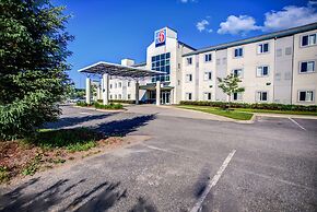 Motel 6 Huntsville, ON