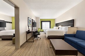 Holiday Inn Express & Suites Shawnee by IHG