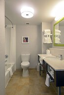 Hampton Inn & Suites ATL-Six Flags