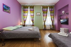 Italian Rooms and Apartments Pio on Mokhovaya