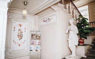 Italian Rooms and Apartments Pio on Mokhovaya