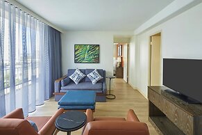 Courtyard by Marriott Waikiki Beach