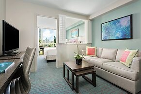 Courtyard by Marriott Waikiki Beach