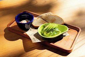 Courtyard by Marriott Waikiki Beach