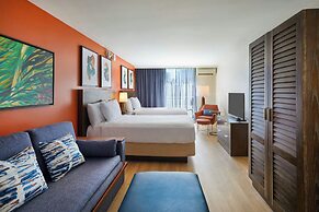 Courtyard by Marriott Waikiki Beach
