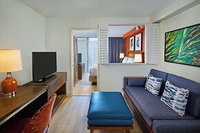 Courtyard by Marriott Waikiki Beach