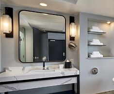 Hotel 1000, LXR Hotels & Resorts