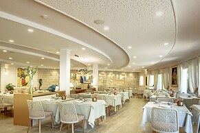 Cruccuris Resort Adults Only