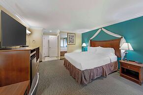 Best Western Harbour Inn & Suites Huntington - Sunset Beach