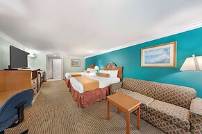 Best Western Harbour Inn & Suites Huntington - Sunset Beach