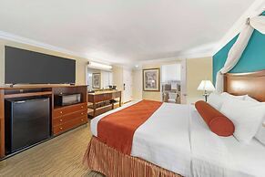 Best Western Harbour Inn & Suites Huntington - Sunset Beach