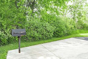 Days Inn & Suites by Wyndham Niagara Falls/Buffalo