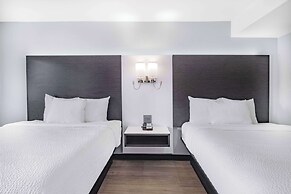 Days Inn & Suites by Wyndham Niagara Falls/Buffalo