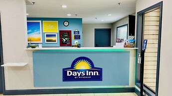 Days Inn & Suites by Wyndham Wynne
