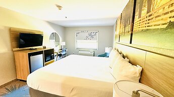 Days Inn & Suites by Wyndham Wynne