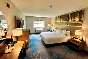Days Inn & Suites by Wyndham Wynne