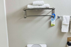 Days Inn & Suites by Wyndham Wynne