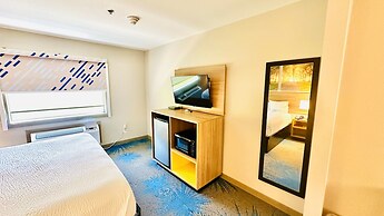 Days Inn & Suites by Wyndham Wynne