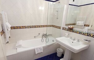 Hotel Savoy Palace