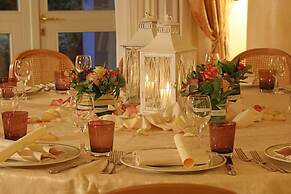 Hotel Savoy Palace