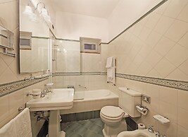 Hotel Savoy Palace