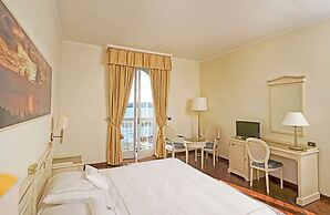 Hotel Savoy Palace