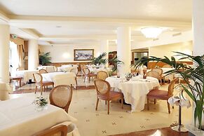 Hotel Savoy Palace