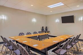 Days Inn & Conference Centre by Wyndham Cranbrook