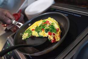 Days Inn & Conference Centre by Wyndham Cranbrook