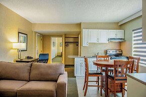 Days Inn & Conference Centre by Wyndham Cranbrook