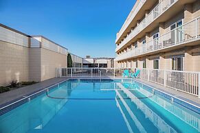 Days Inn & Conference Centre by Wyndham Cranbrook