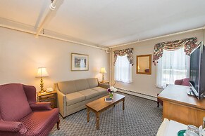 Eagle Mountain House & Golf Club