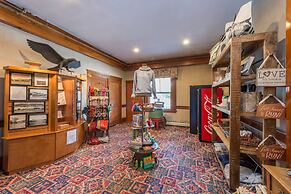 Eagle Mountain House & Golf Club