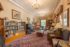 Eagle Mountain House & Golf Club