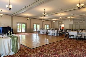 Eagle Mountain House & Golf Club