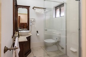 Overlander Homestead Motel