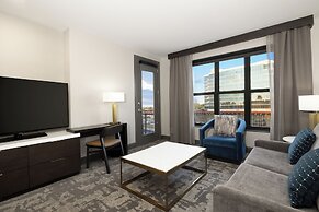 Hilton Promenade at Branson Landing